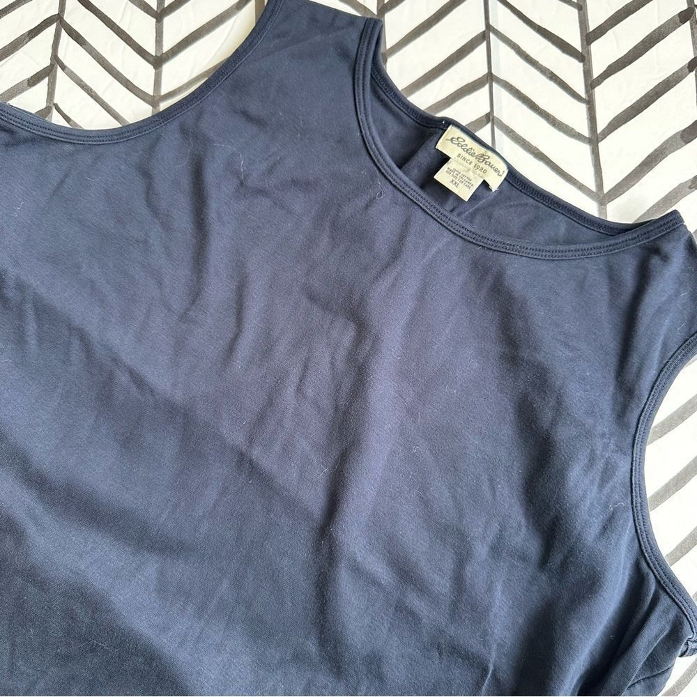 Eddie Bauer Size XXL Square Fit Navy Layering Tank